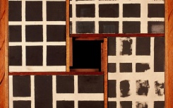 Fosa urbana
                              	/ tecnica mixta s/madera
                              	/ 71x71cm
                              	/ Lima 1992